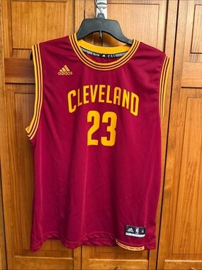adidas Youth Cleveland Wine & Gold Basketball Jersey #23 LeBron JamesNWOT sizexl